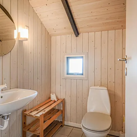 3 Bedroom Cozy In *
