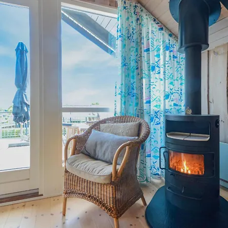 3 Bedroom Cozy In Semesterbostad *